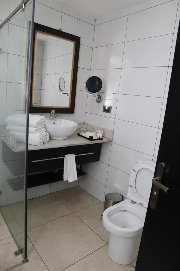 Monty Suites Калабар Екстер'єр фото